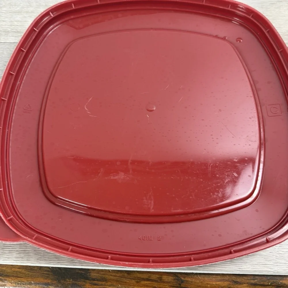 Vintage Rubbermaid Square Food Storage Container Red Lid 21.1 Cups Pair 5 Liter